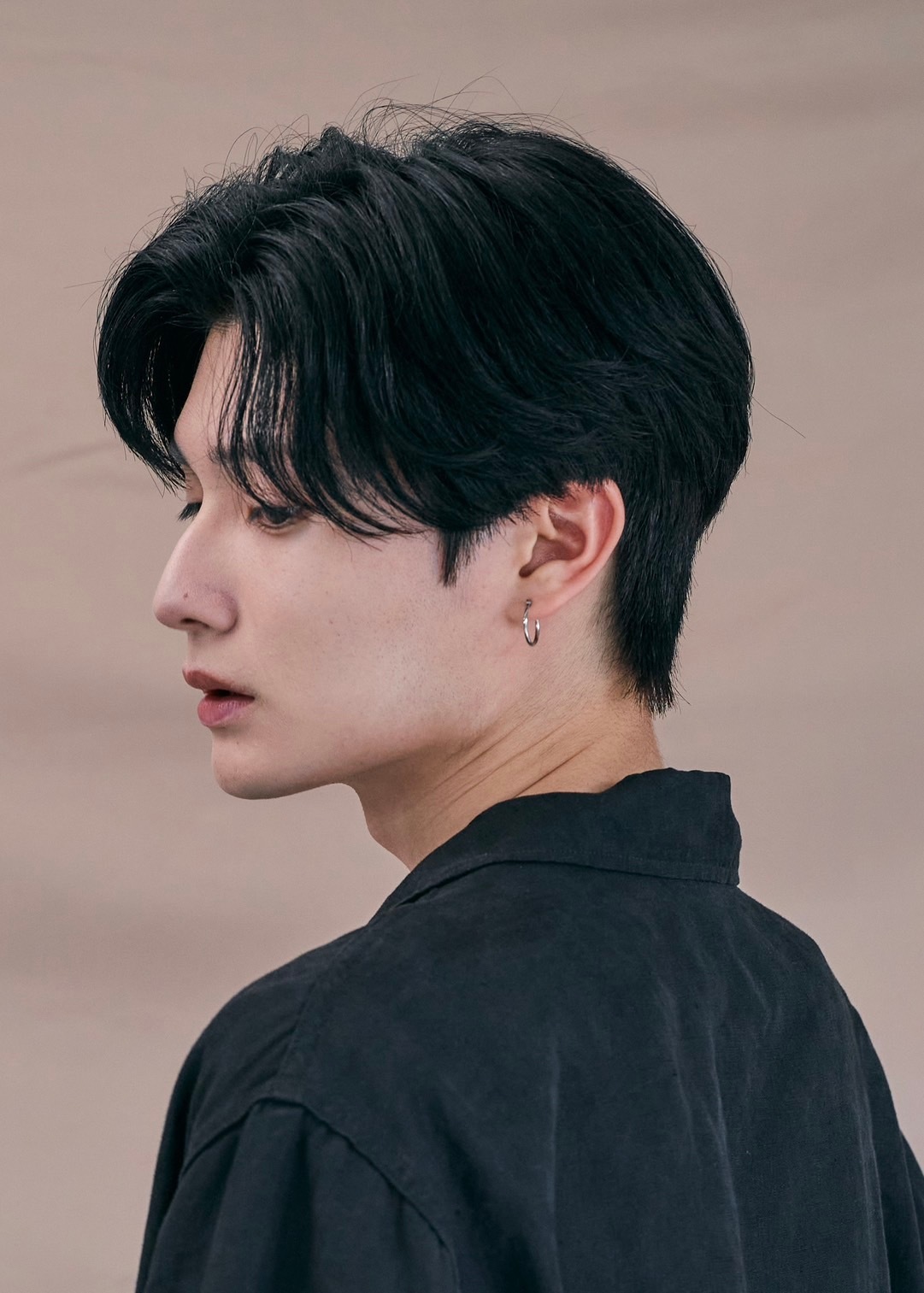 ソン・ガン風　髪型　ヘアスタイル　センターパート２ブロックヘア　サイド