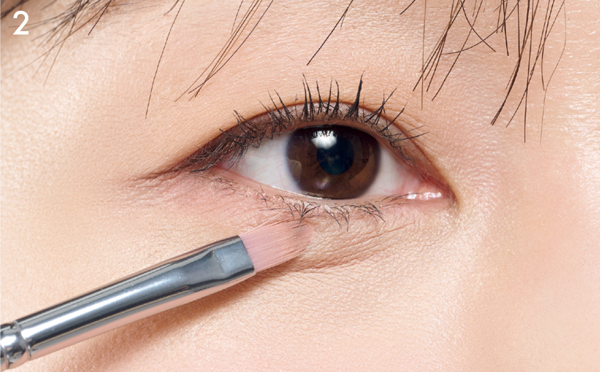 紫ぐま×たるみぐまタイプのくまカバー＆涙袋メイクのテクニック ラインを入れてマットパウダーをのせる