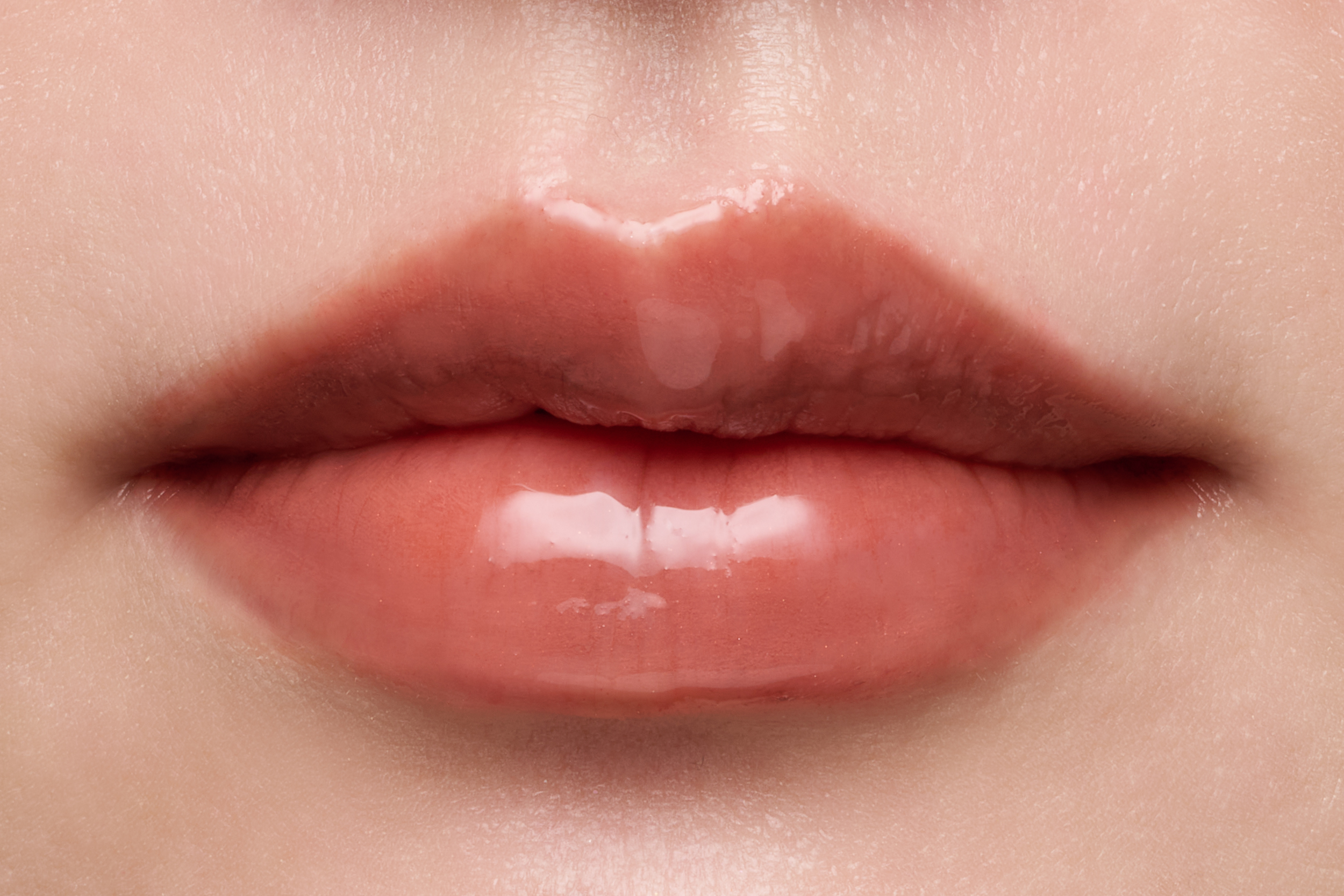 ブルベ夏　　シャネル　リップ ル ルージュ デュオ ウルトラ トゥニュ 69 テンダー ベージュ スウォッチ