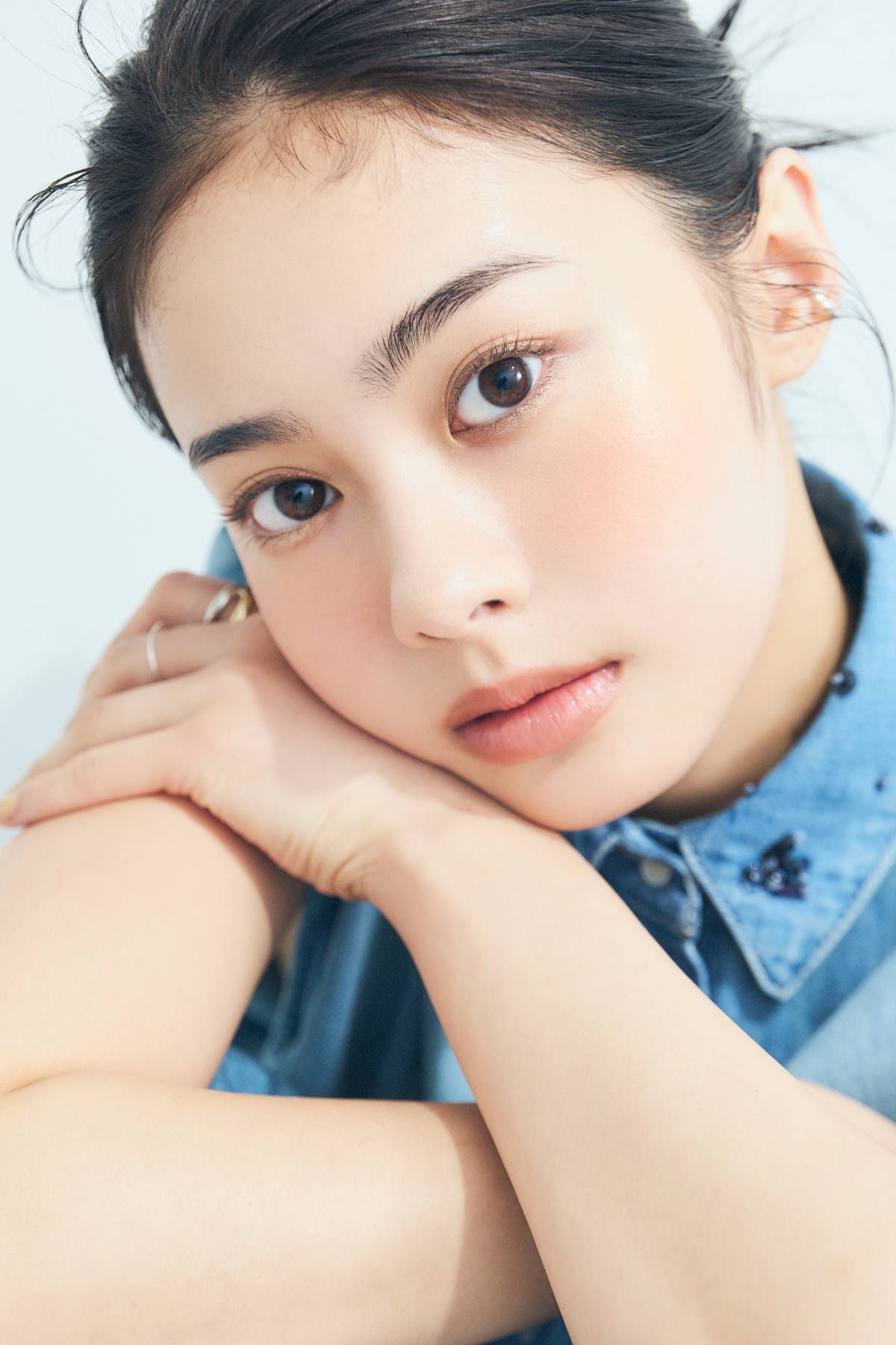 安斉星来さんが煌めく下まぶたを主役にした日差しに映える夏メイクに挑戦