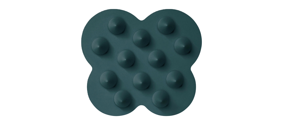 uka スカルプブラシ ケンザン バリカタ ￥2200／uka Tokyo head office