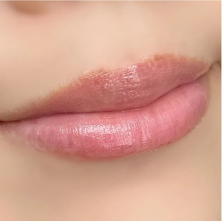 メンソレータム リップフォンデュ ヌードベージュをブルベがスウォッチ