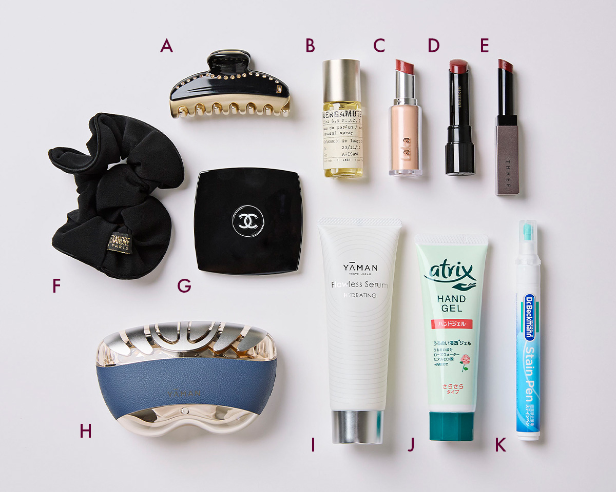 マキア　佐藤ありさ　ポーチの中身　シャネル　コスメデコルテ　THREE　アトリックス　ヤーマン　ラカ　ル ラボ　アレクサンドル ドゥ パリ　Dr. Beckmann