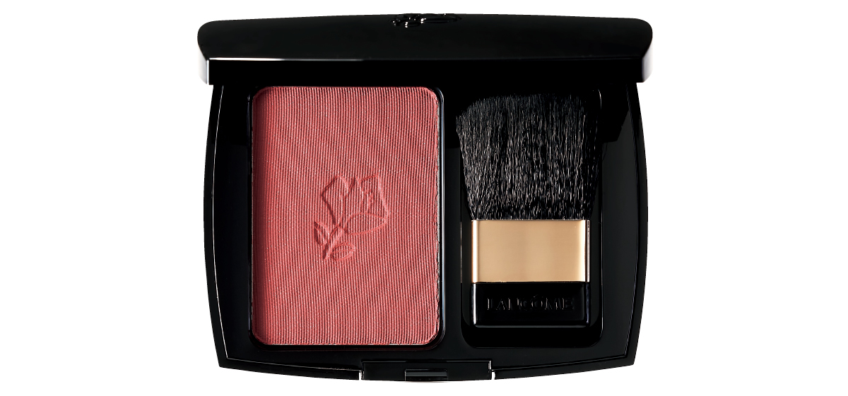 小嶋陽菜 メイク　ランコム ブラッシュ スプティル 041