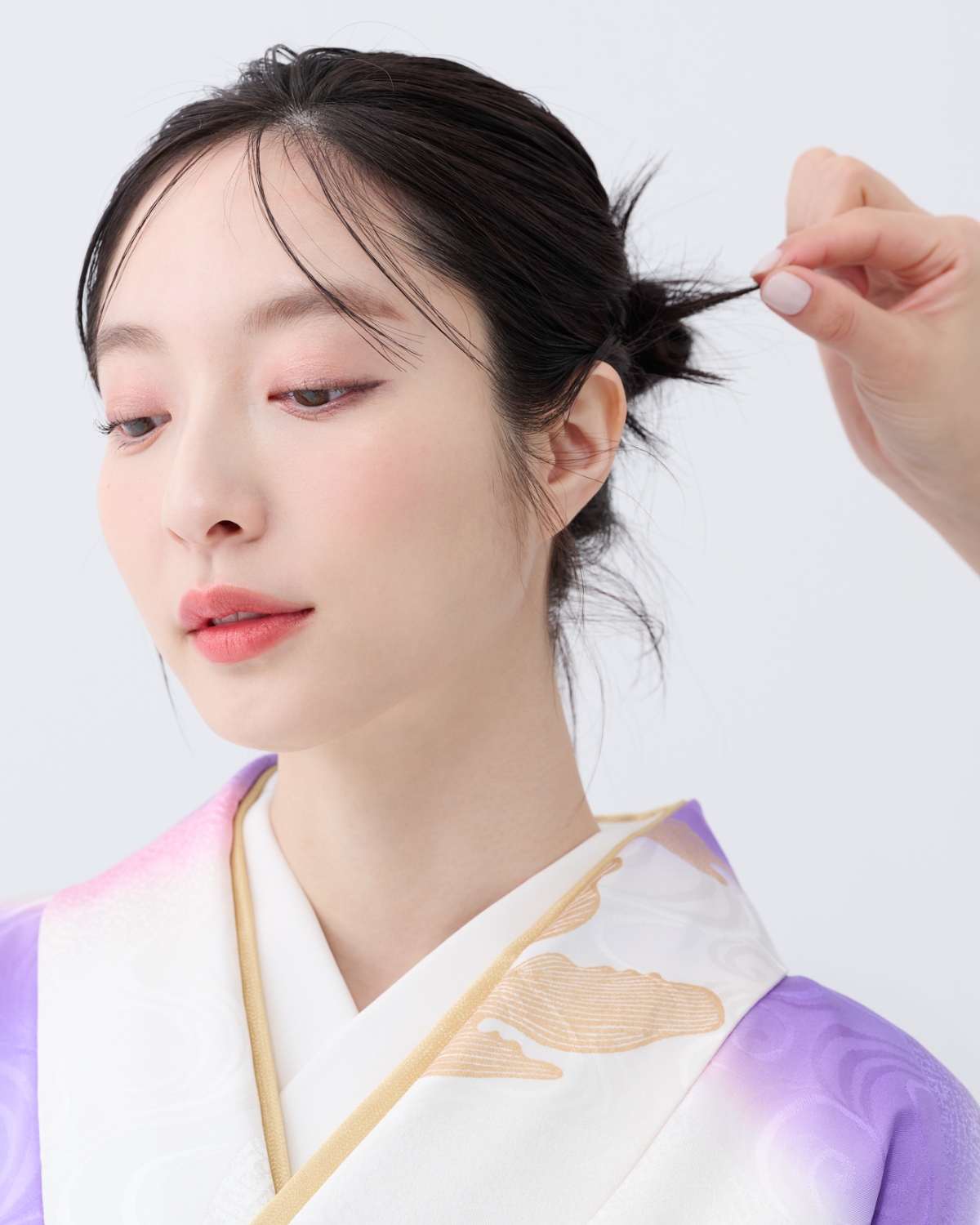 【卒業式袴ヘアアレンジ・ミディアム➁】ツンツン毛束感が可愛い♡ 韓国っぽカチモリヘア　STEP３