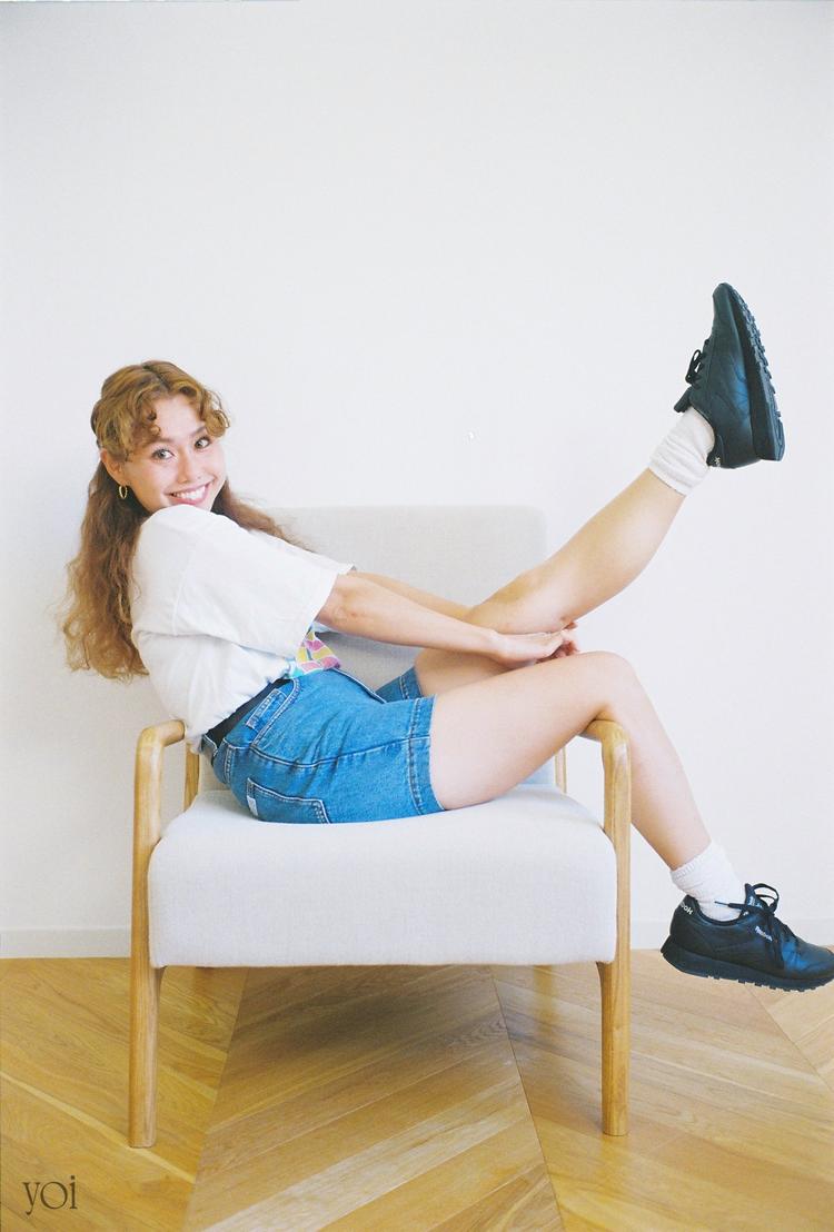 peco　インタビュー　笑顔　全身