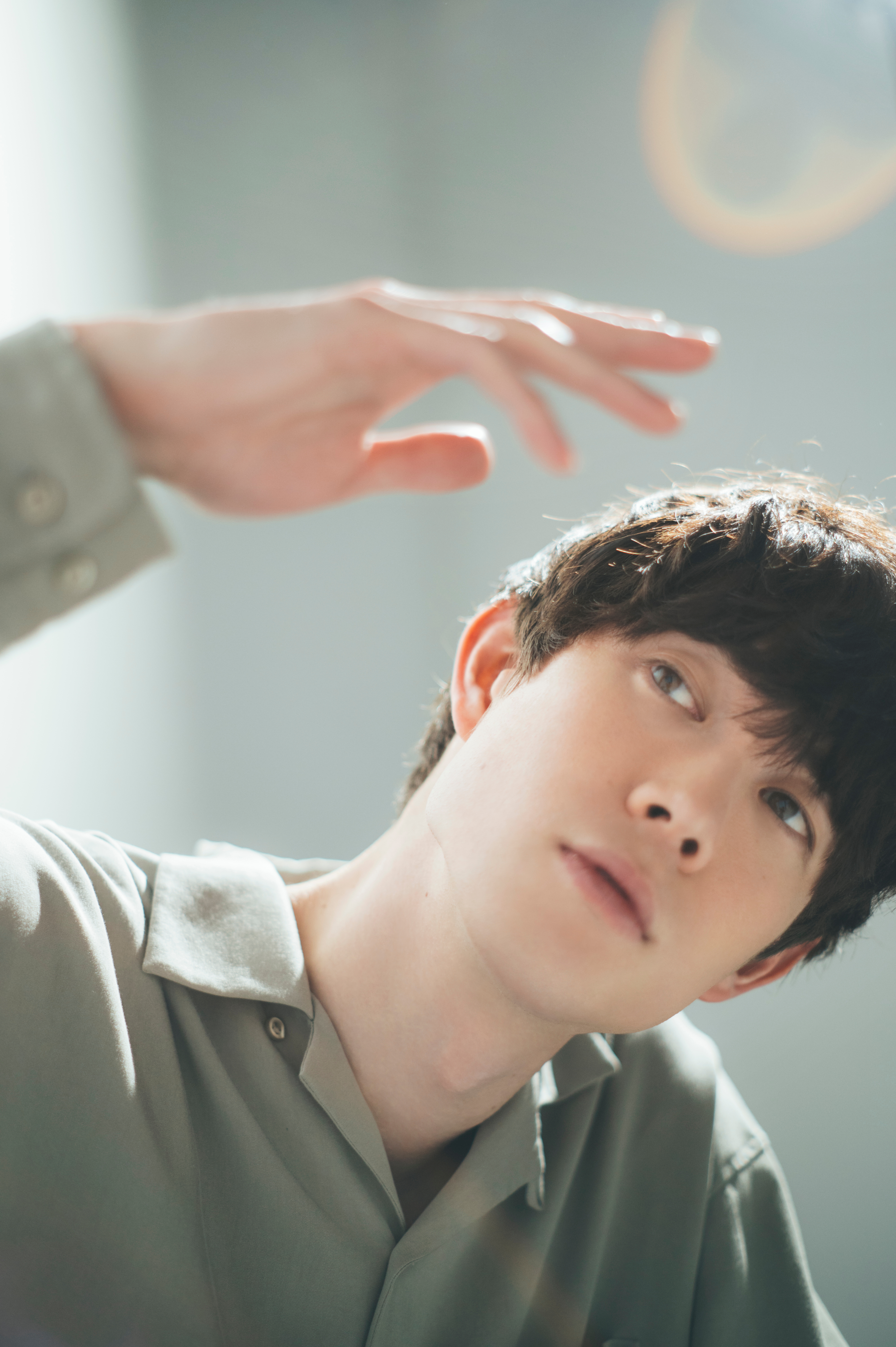 【宮沢氷魚さんインタビュー】透明感を保つ美容のこだわり、美しいと感じる人、〝瞳で語る〟演技法とは？ GALLERY_1_1