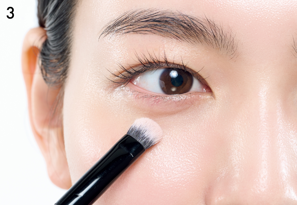 くまカバー パウダリーファンデorパウダーで整える