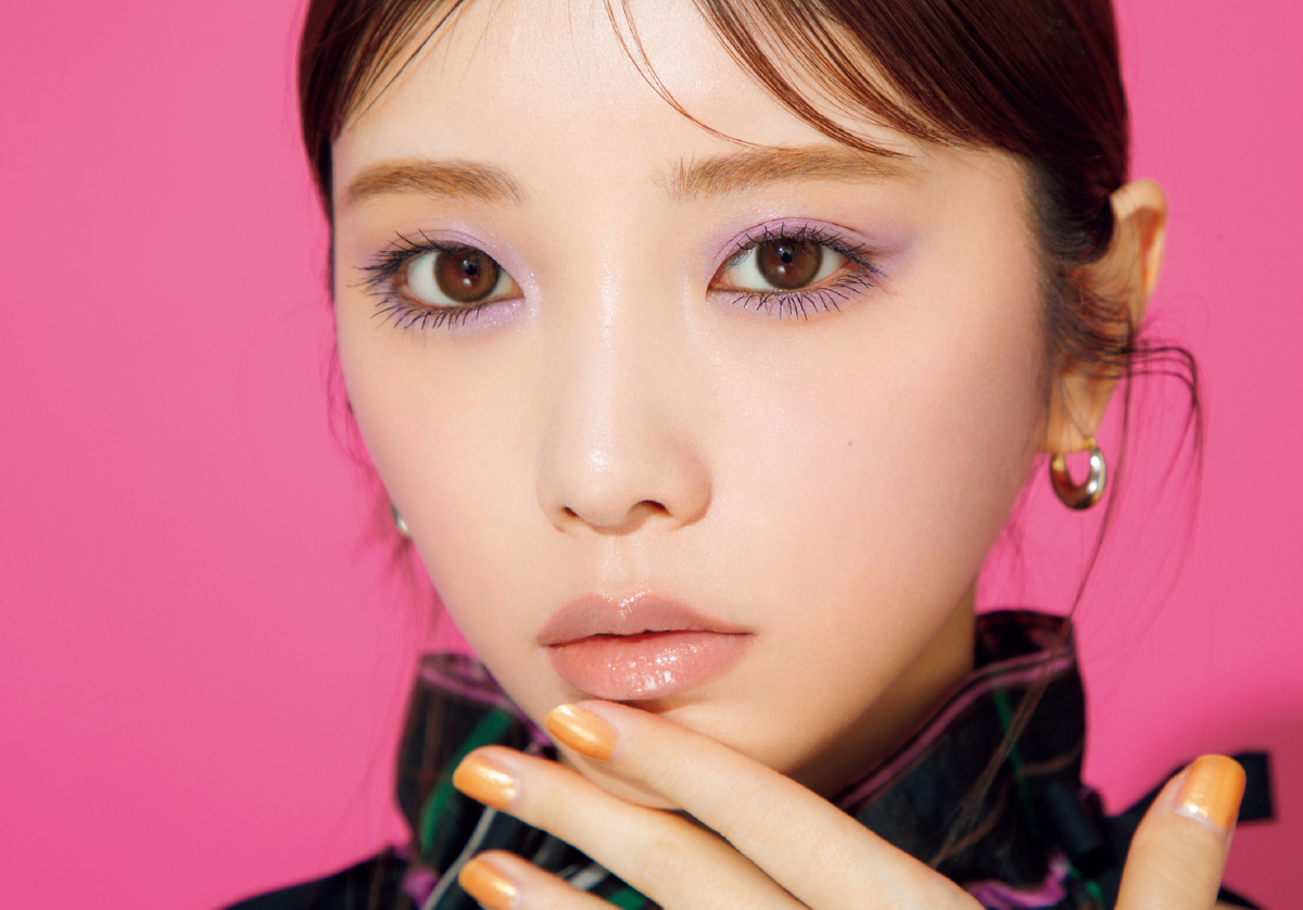 夏の夜遊びには「小悪魔パープルアイ」で新しい自分に。与田祐希さんが挑戦！