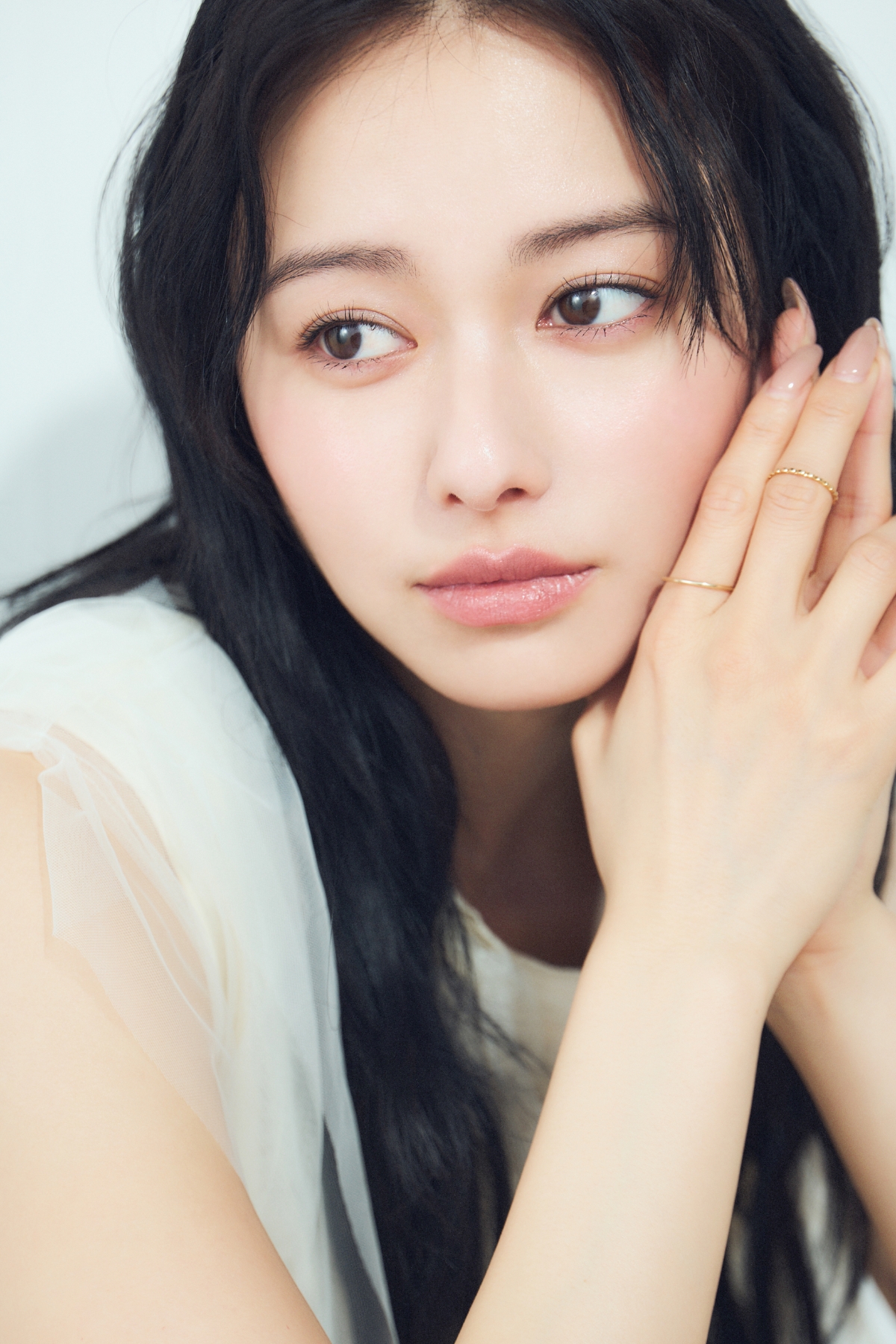 山本舞香さん　『人気ヘア＆メイクアップアーティストの北原 果さんが提案！ 決定版2025夏の旬顔レシピ』vol.1