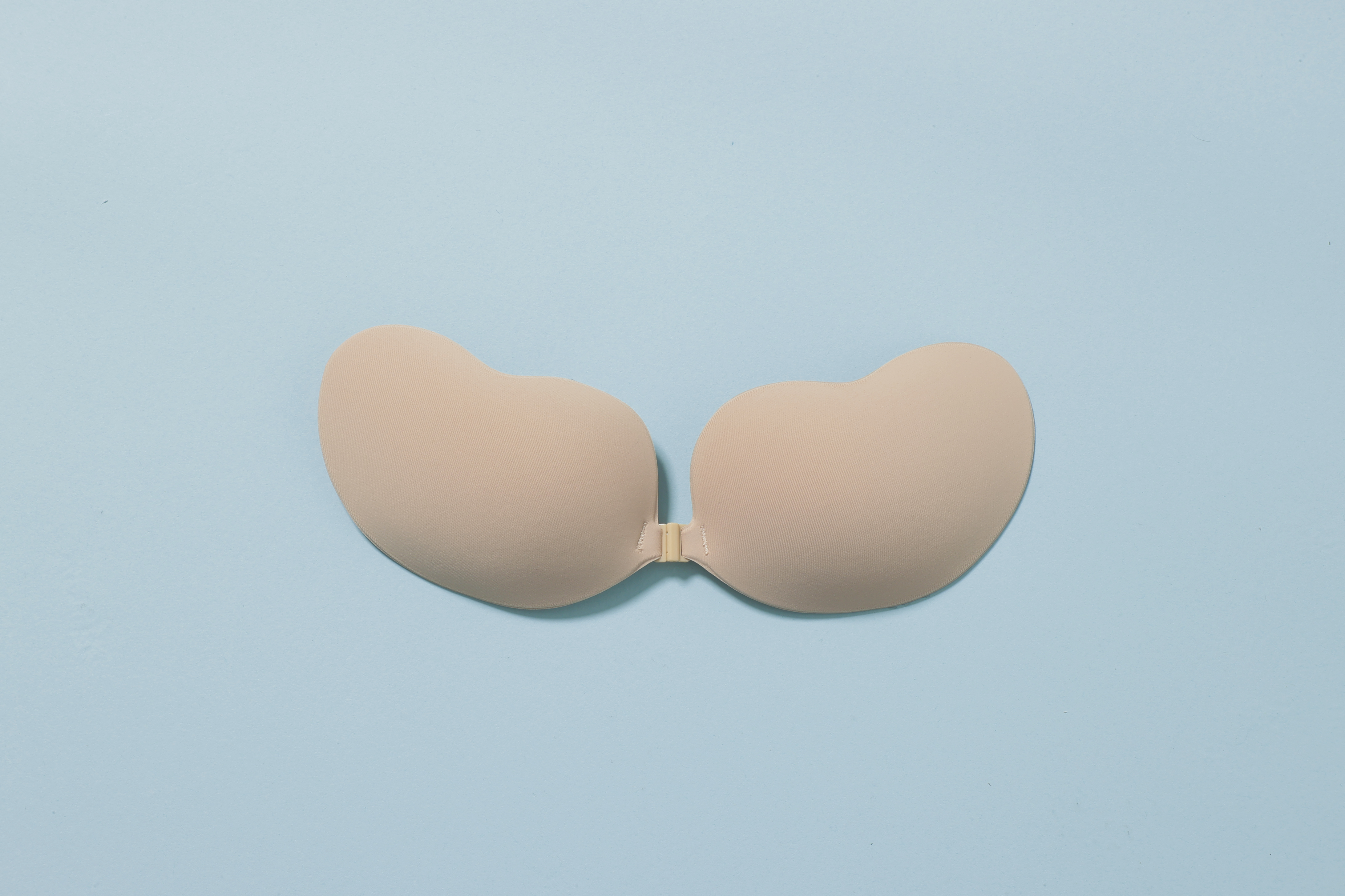 水着を着るときに役立つ小物  ヌードブラ