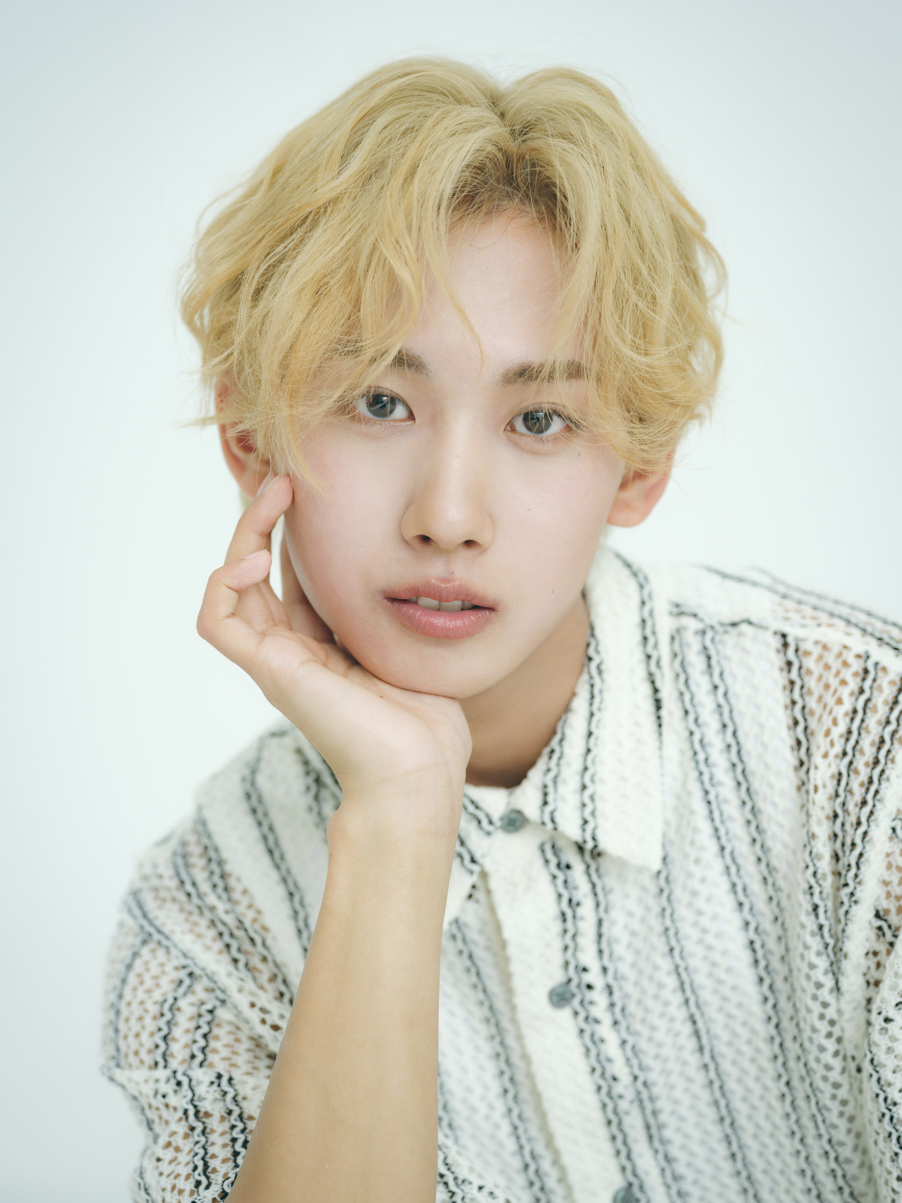 モデル 鈴木凌　バストアップ