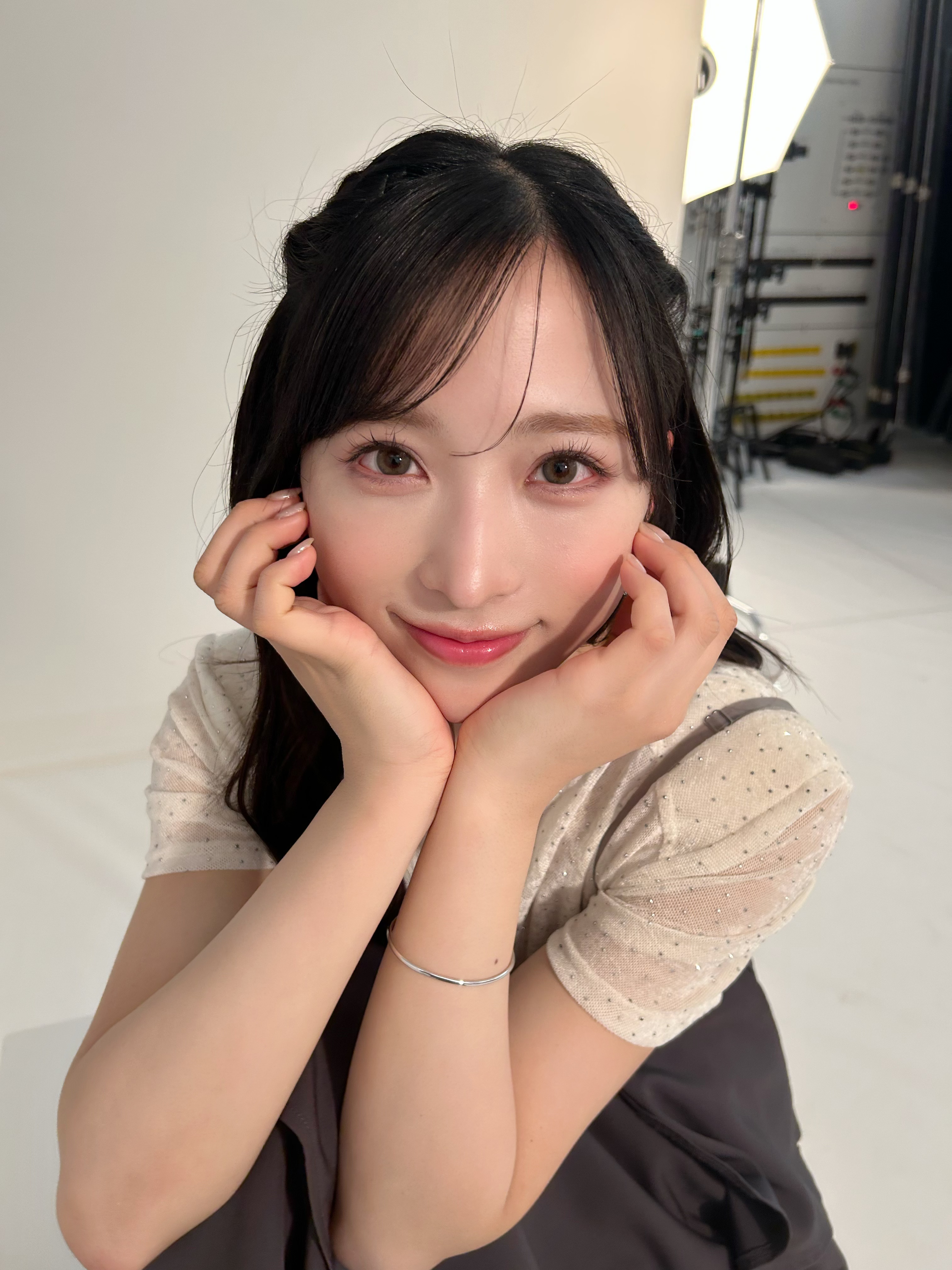 AKB48小栗有以さんマキア4月号オフショット【“崩れない”アイドルメイク】PhotoGallery_1_1