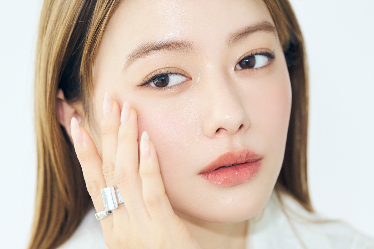 クールな純欲メイクにおすすめチークHOWTO 山本舞香