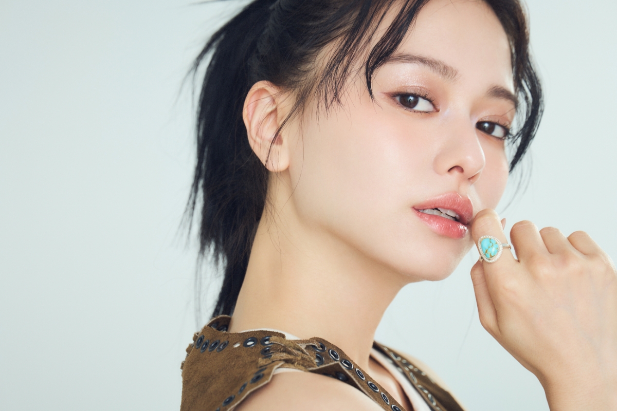 山本舞香さん　夏メイク　テラコッタメイク　マキアオンライン