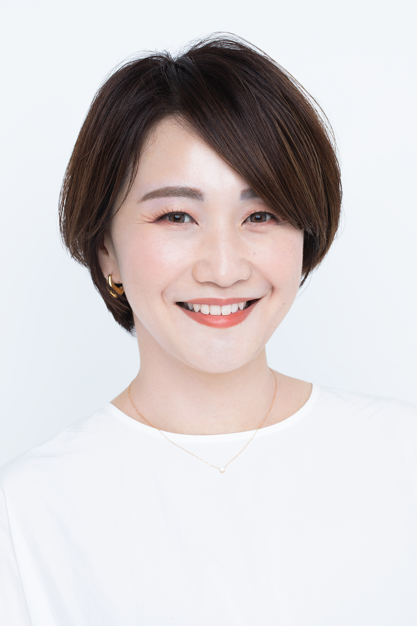 小顔　小顔ヘア　えらはり　ショート