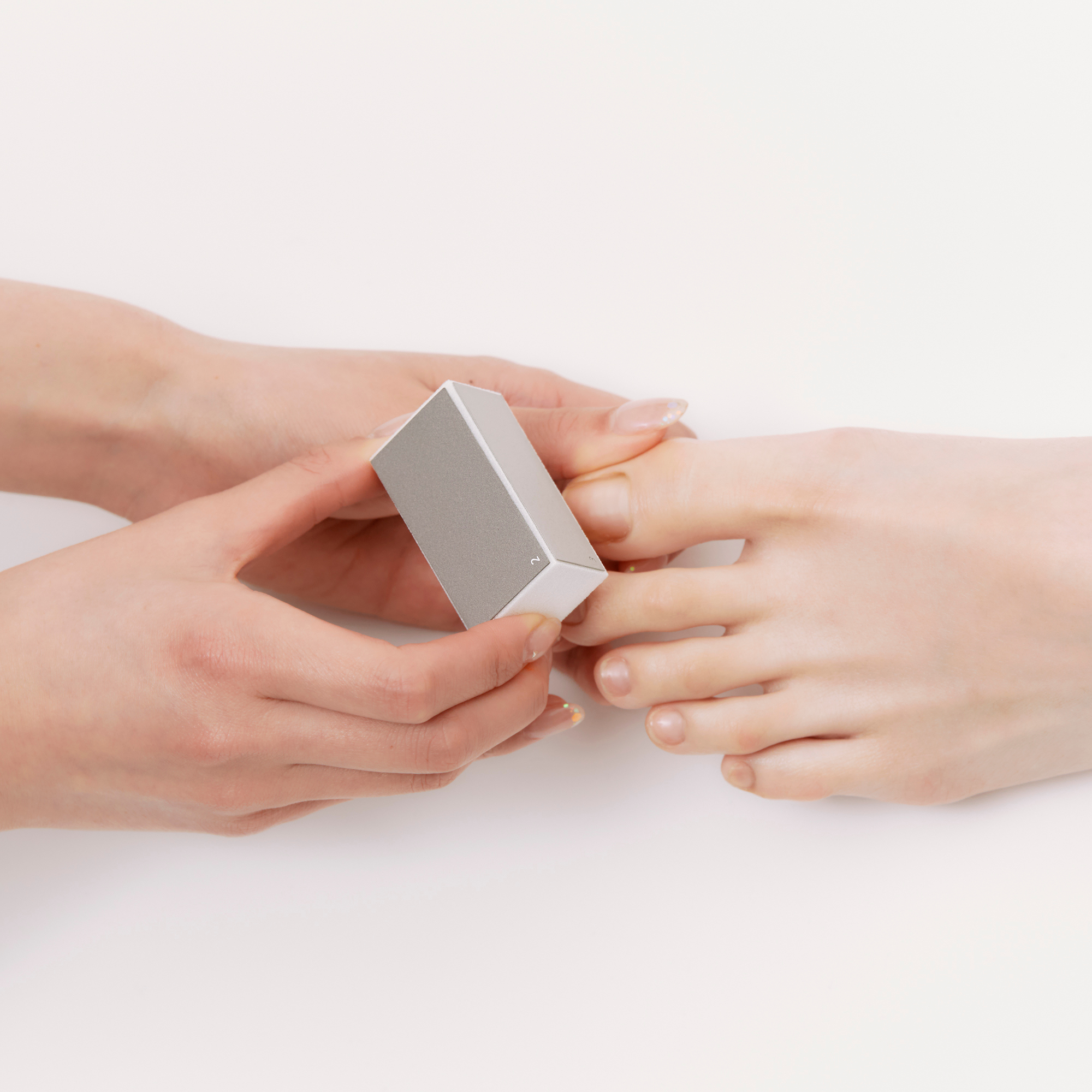 サンダルに映える【大人可愛いペディキュア】おしゃれコーデ6選 GALLERY_1_1