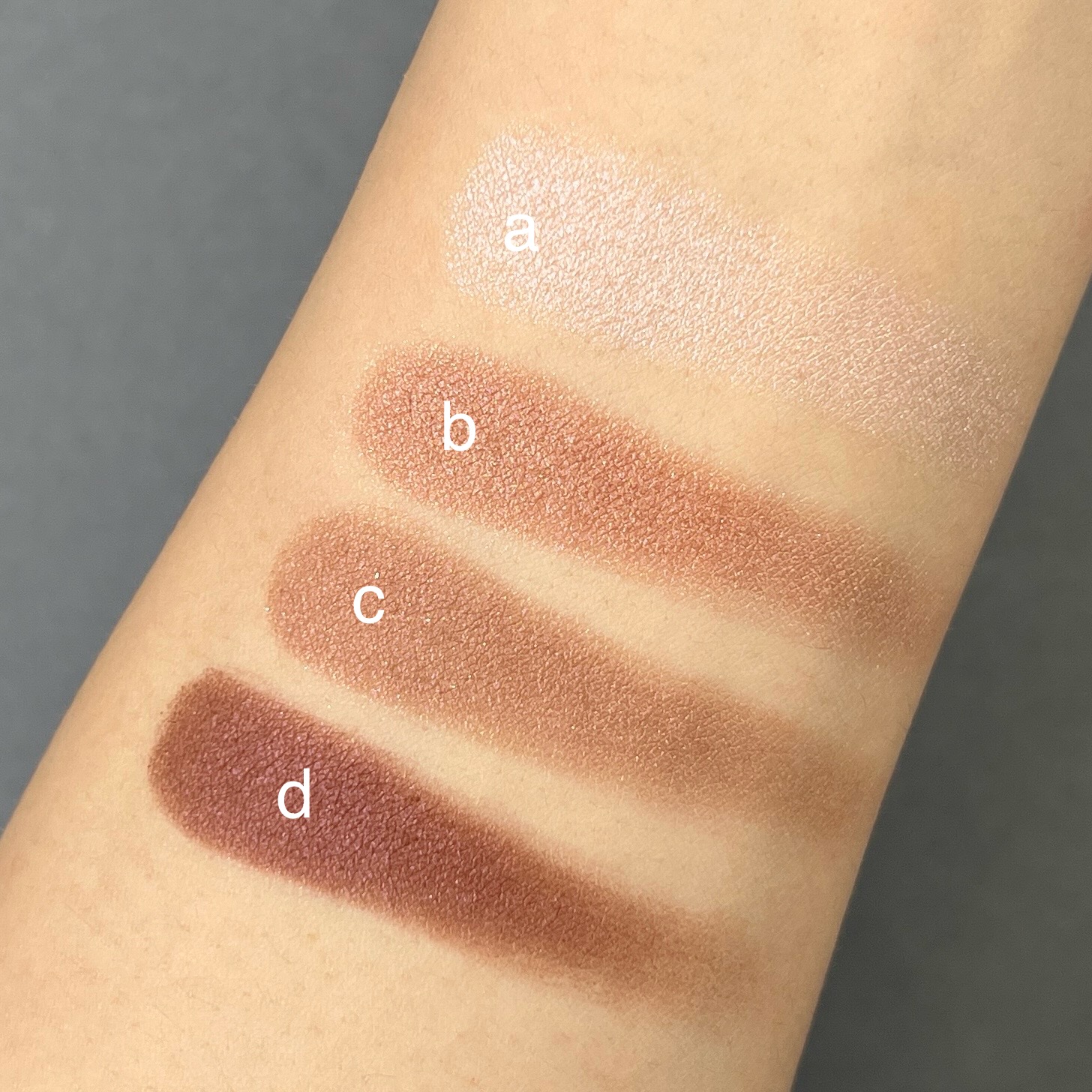 ブルべ夏 アイシャドウ コスメデコルテ スキンシャドウ デザイニング パレット 04 スウォッチ