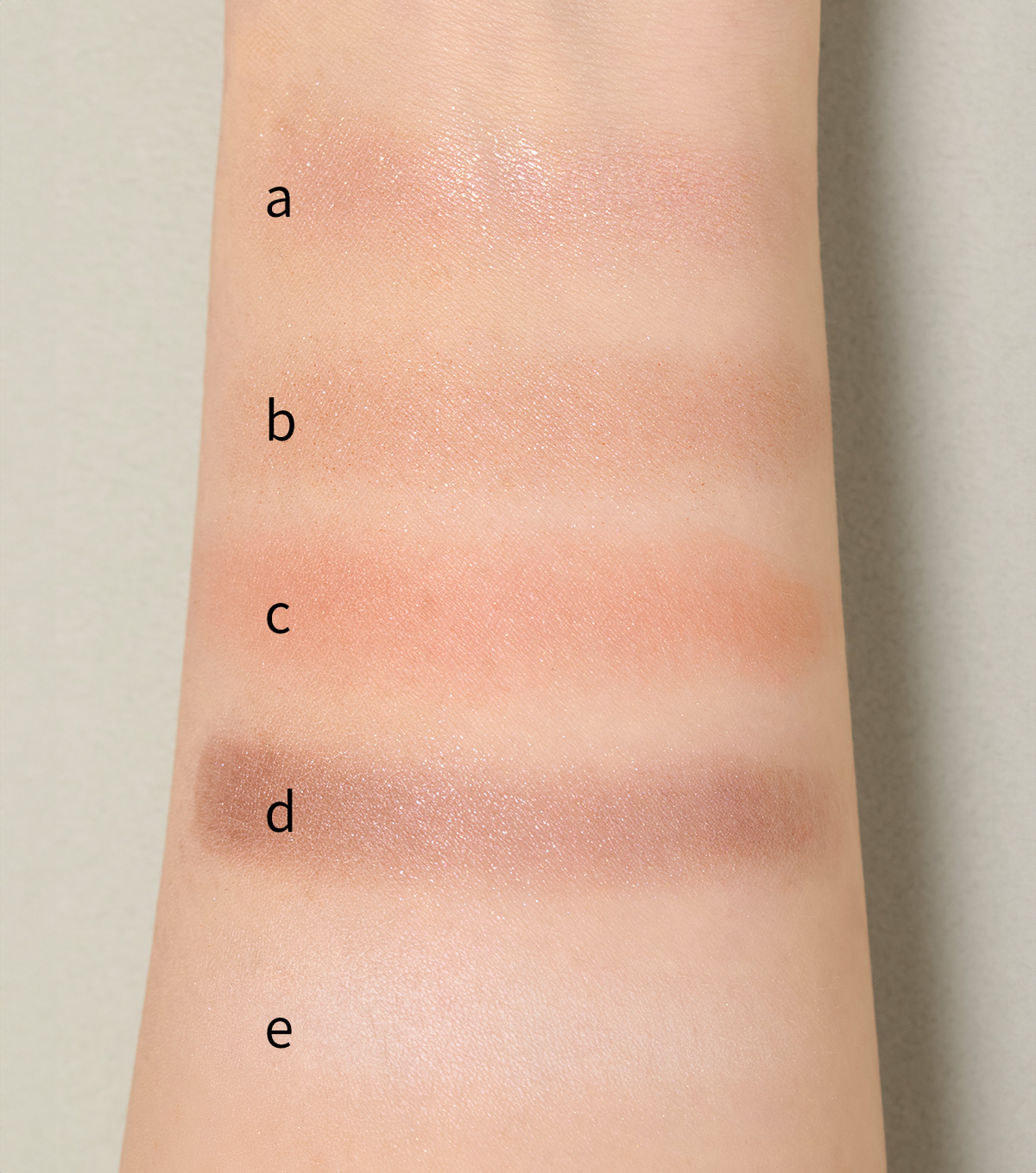 クリスマスコフレ 2025　スリー　THREE ホリデーコレクション パレット 2025　スウォッチ