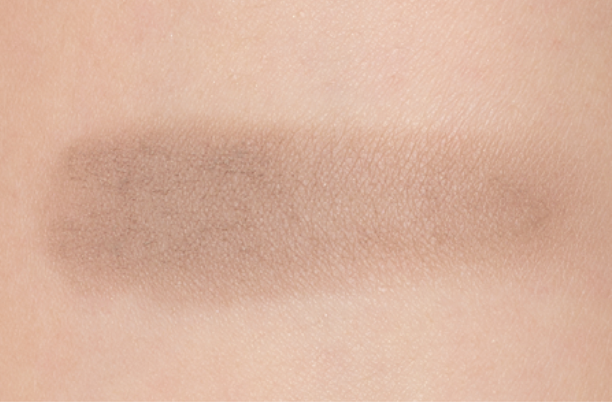 アディクション　ザ シングル アイシャドウ マット 008M スウォッチ