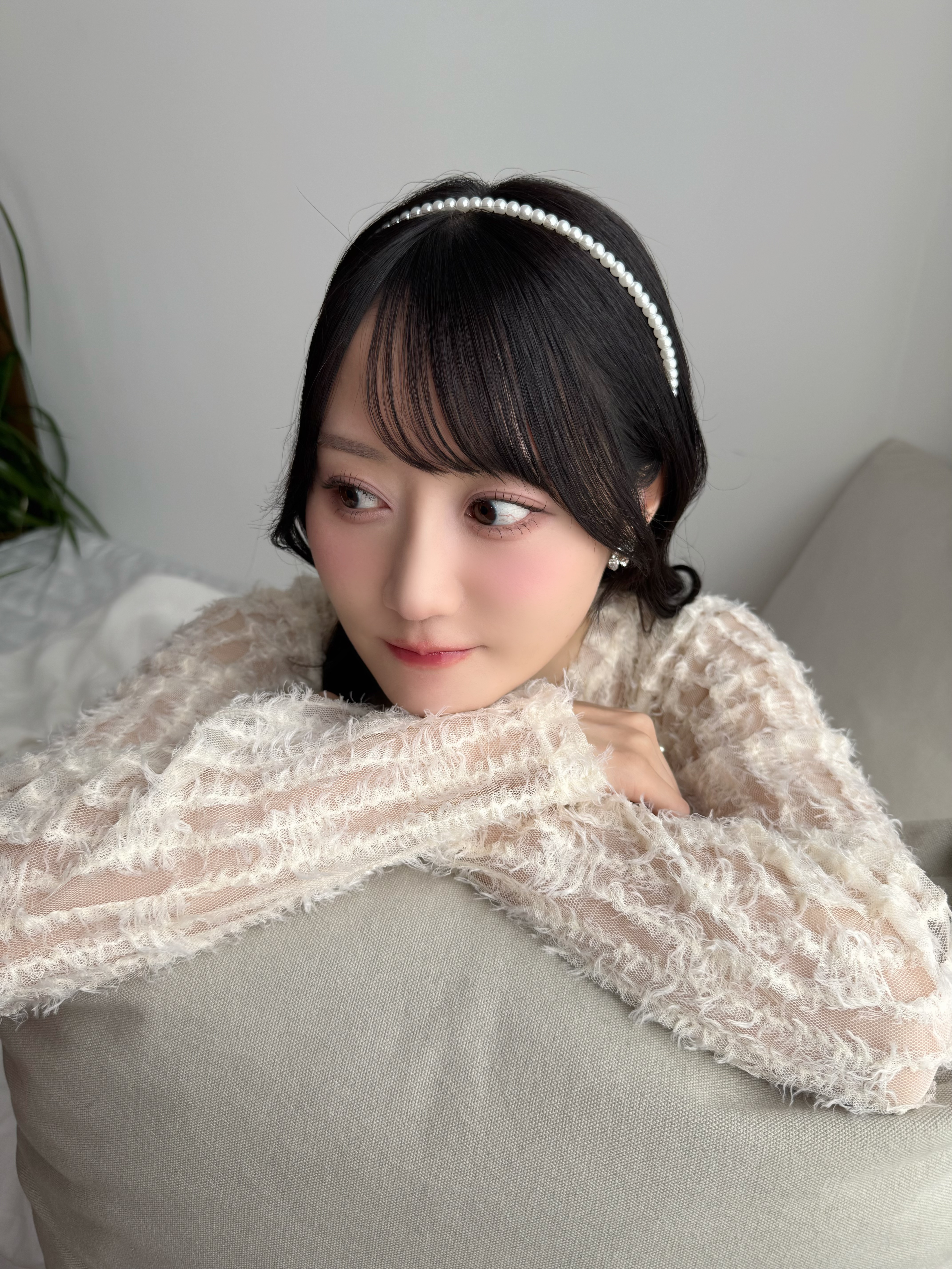 声優 小倉唯 目線外し