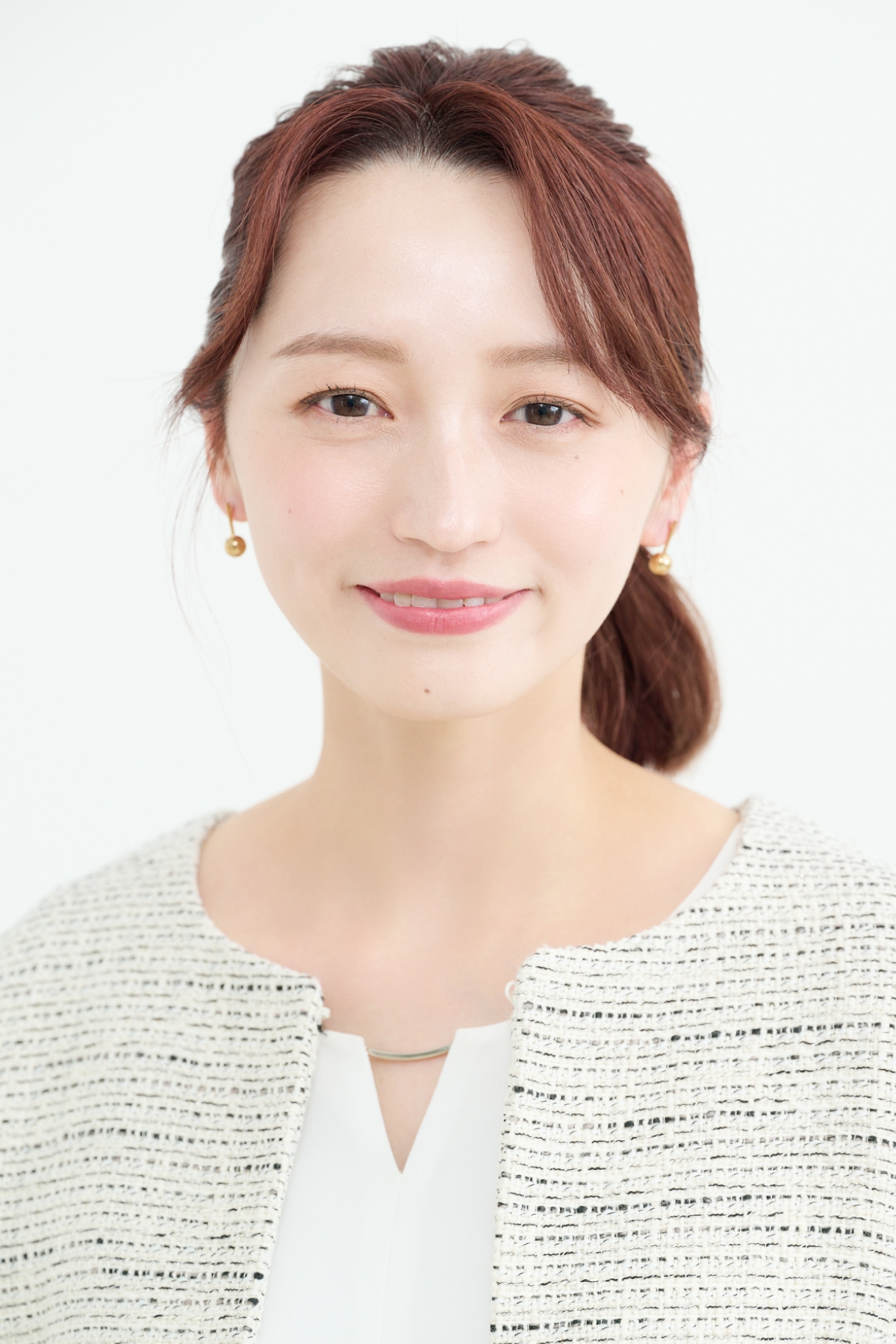 【ミディアム③カジュアルスーツ】 「くるりんぱ」でつくるサイド寄せアレンジ