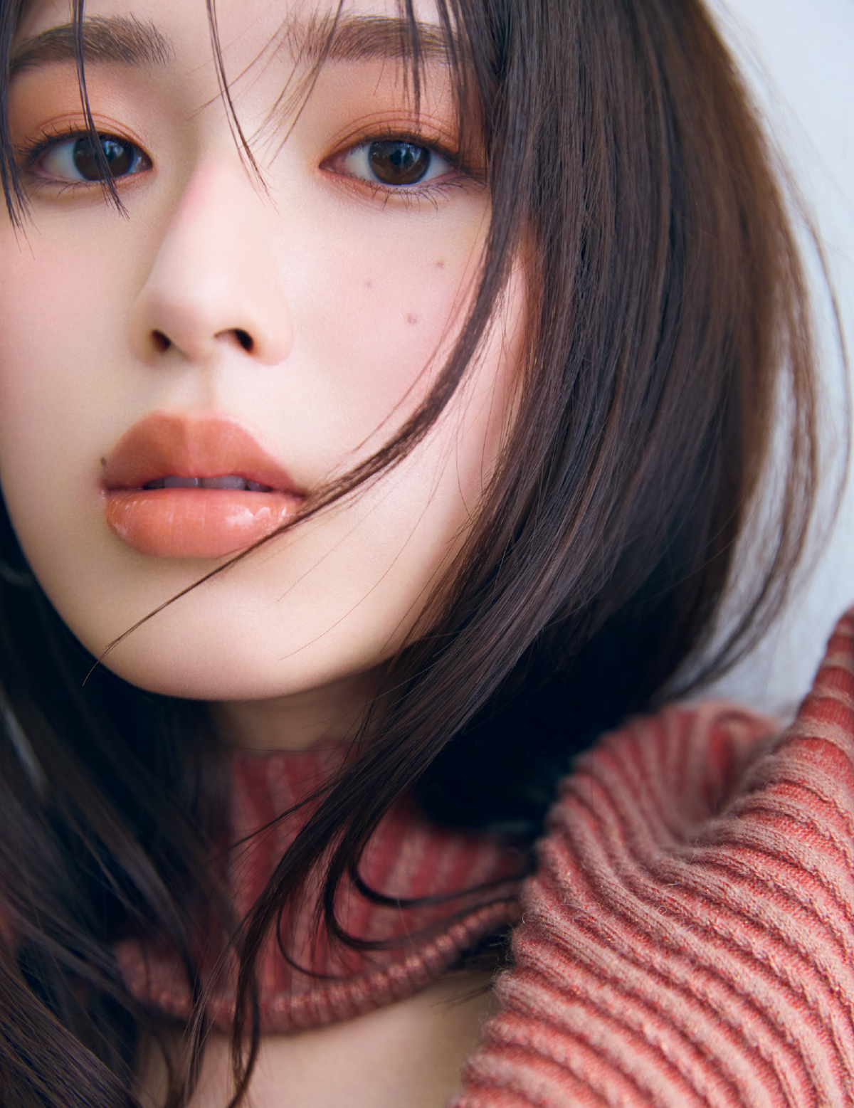 秋メイク オレンジ メイク 白石聖 マキア