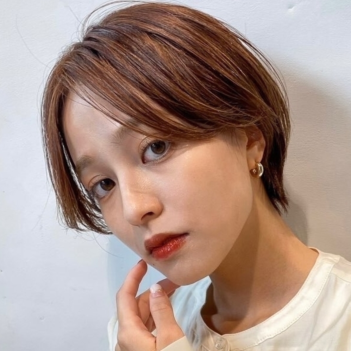 22年春夏はハンサムショートで劇的イメチェン 気になる頭の形をカバーするマスク映えヘア マキアオンライン Maquia Online 22年春夏はハンサムショートで劇的イメチェン 気になる頭の形をカバーするマスク映えヘア マキアオンライン Maquia Online
