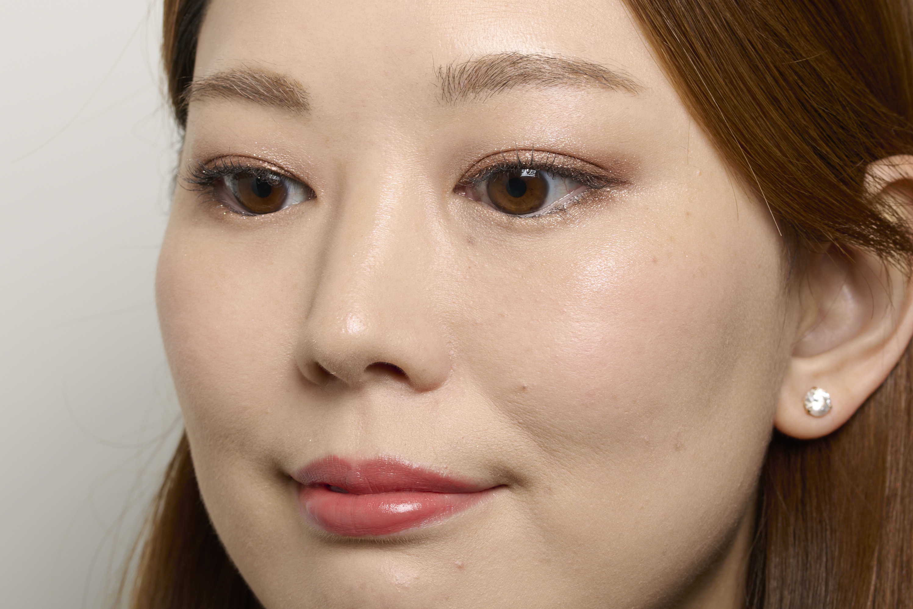 クリスマスコフレ 2025　コスメデコルテ　スキンシャドウ デザイニング パレット ETERNAL BLOOM　塗ってみた