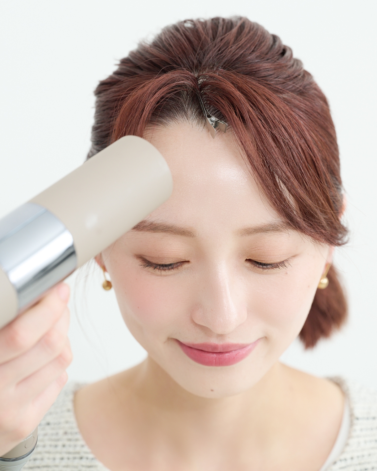 【ミディアム③カジュアルスーツ】 「くるりんぱ」でつくるサイド寄せアレンジ　STEP５