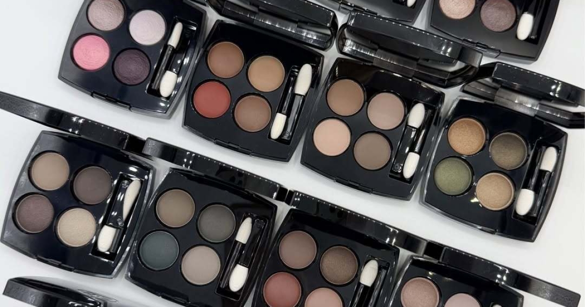 CHANEL アイシャドウパレット、コンシーラー等 シャネルの名品アイシャドウパレット「レ キャトル オンブル」の定番