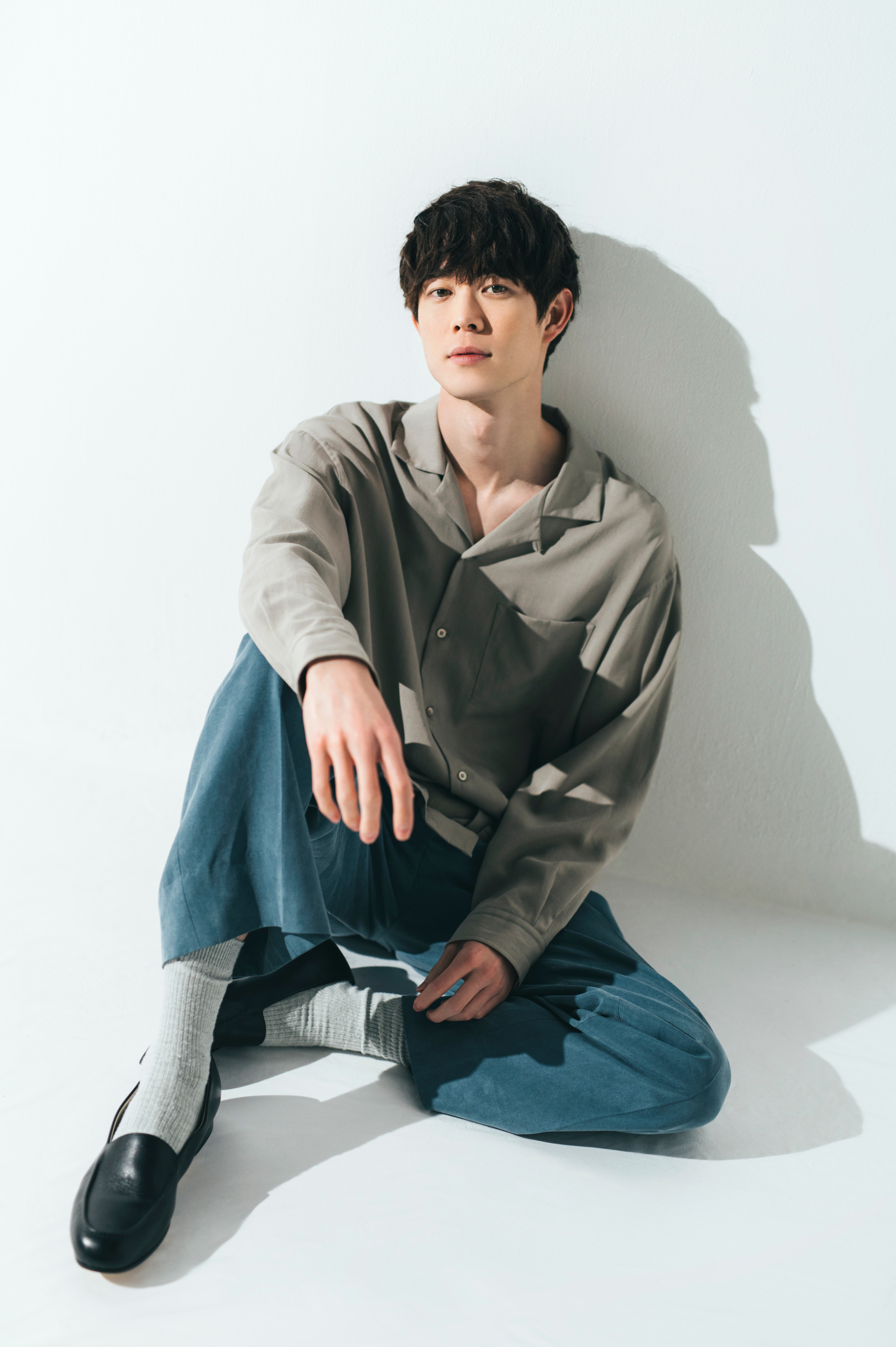 【宮沢氷魚さんインタビュー】透明感を保つ美容のこだわり、美しいと感じる人、〝瞳で語る〟演技法とは？ GALLERY_1_1