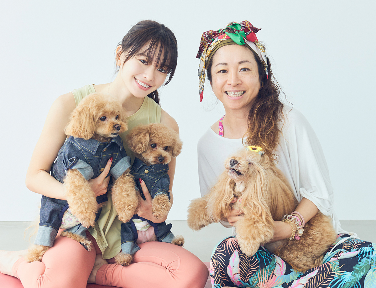 山本舞香さんがドッグヨガ＆ドッグマッサージで愛犬と絆を深める！