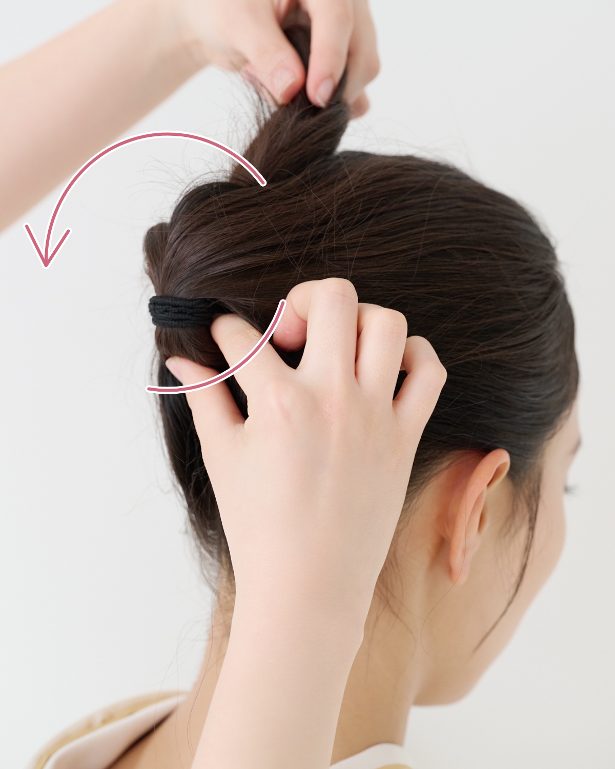 【セミロング①着物】清潔感と上品さを兼ね備えたくるりぱ仕立てのシニヨン　STEP３