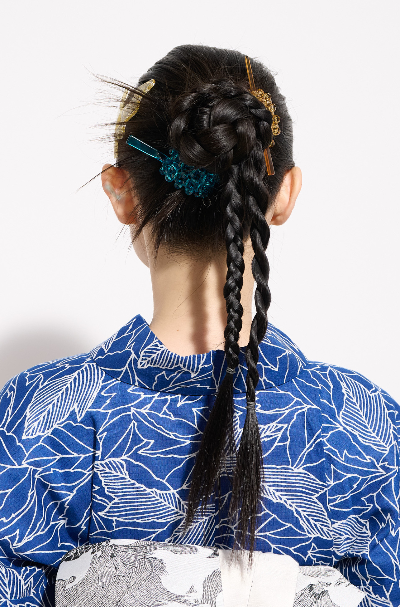 浴衣ヘアアレンジ ロング 編みおろし バック