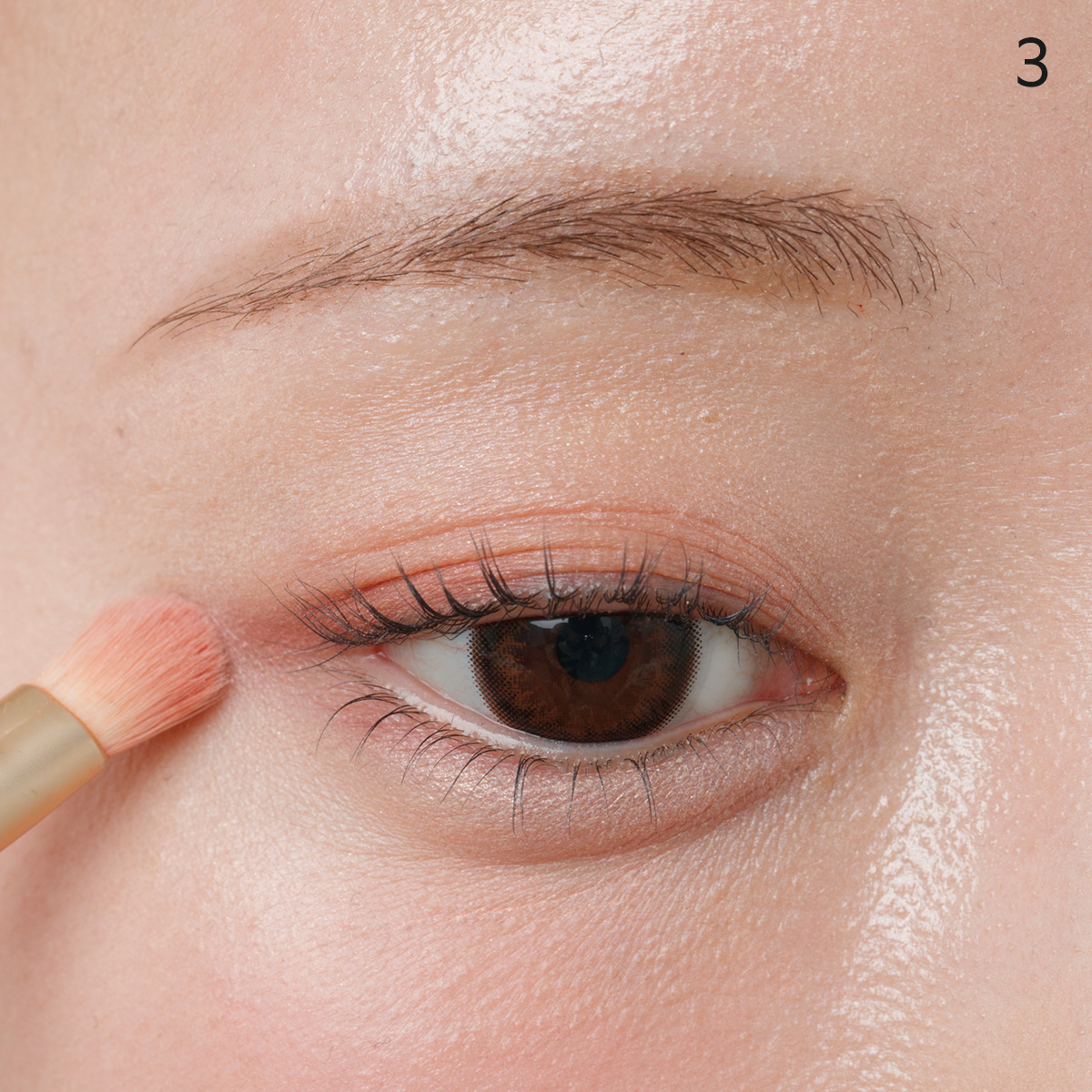 声優石飛恵里花アイメイクプロセス３