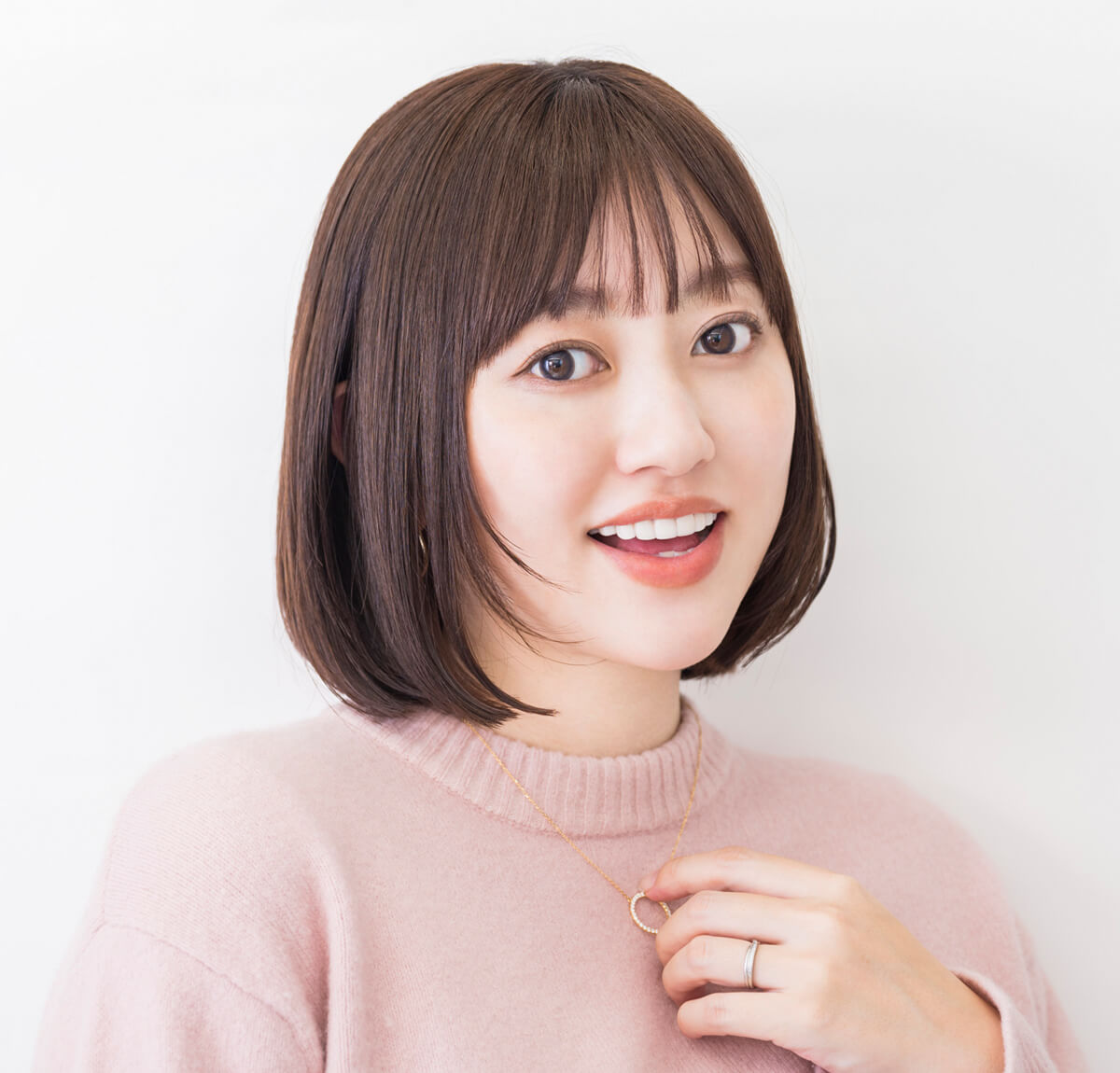 ストレートでおろすとふんわりした印象