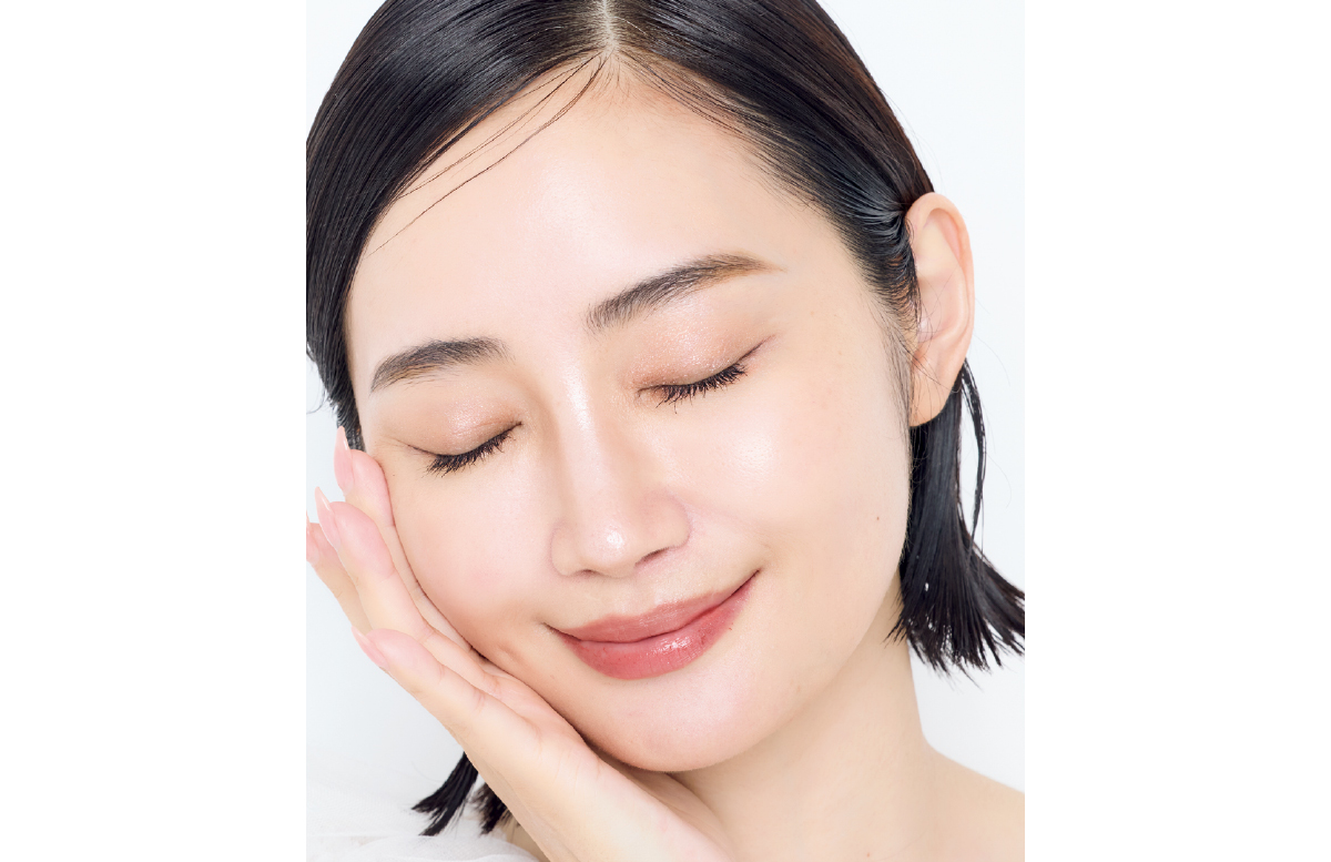 マキア　毛穴ケア　おすすめ ジバンシイ　ソワン ノワール UV コンパクト　柳橋唯