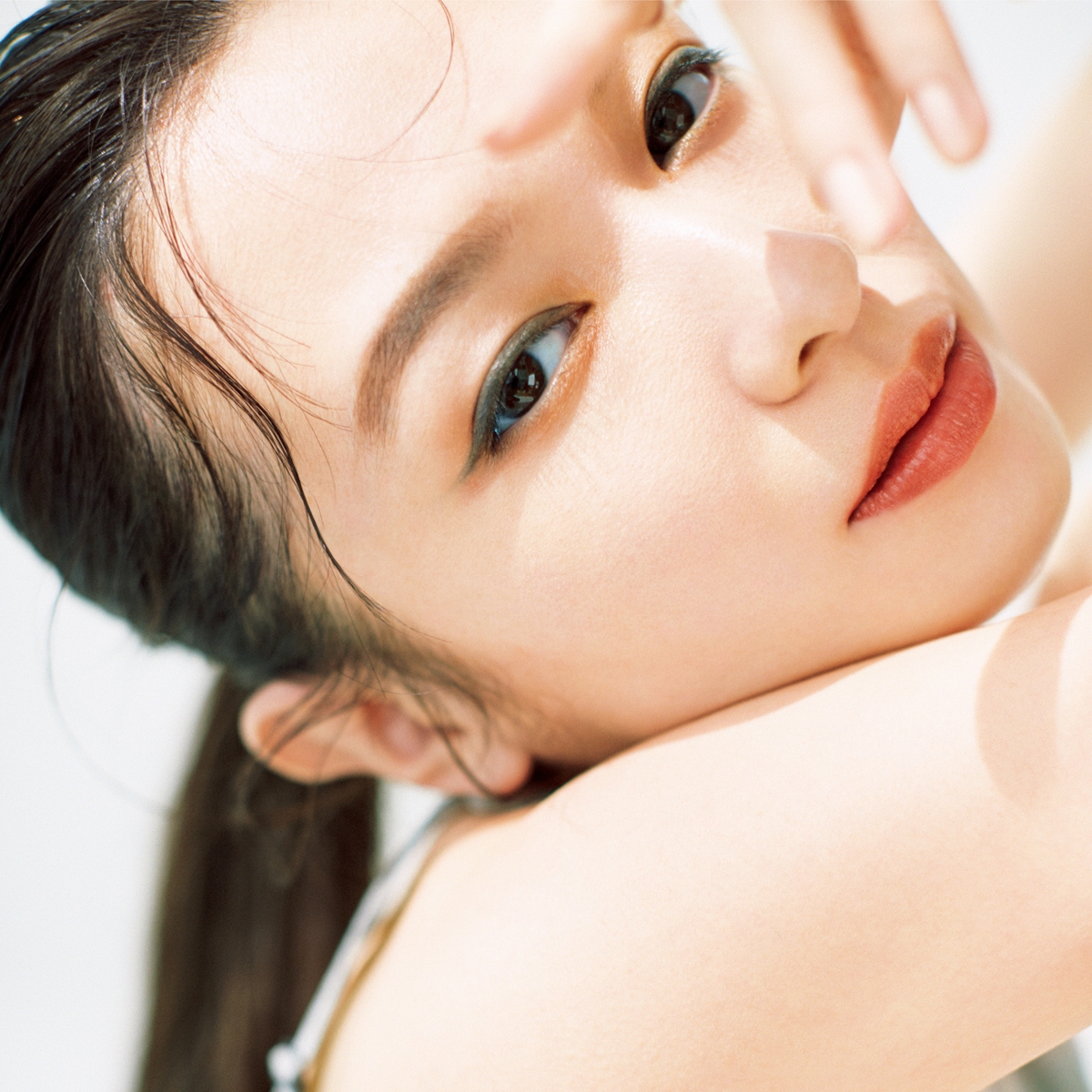 メイク　リップ　グリッター　森絵梨佳