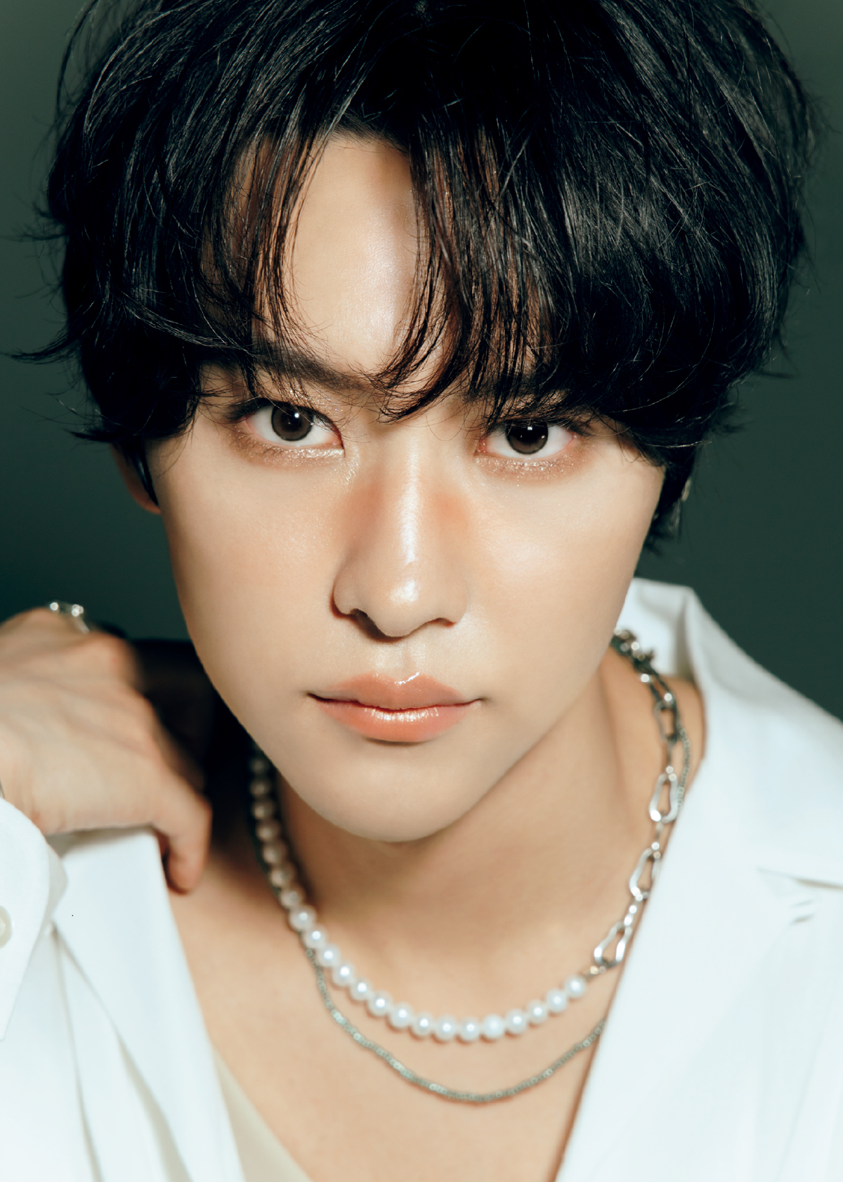 ROIROM・本多大夢さんがまとうトレンドメイク。　「メンズにも映える日焼け風チークが新鮮でした」