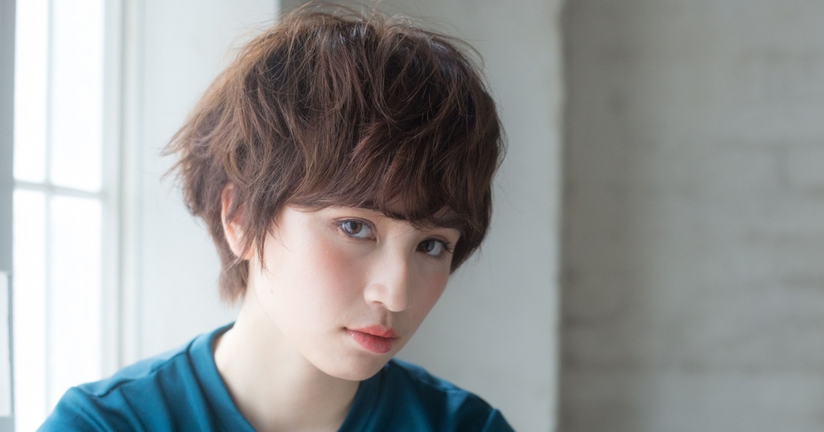 30代 40代向け 分け目なしでフワッと可愛い 立体ショートヘア マキアオンライン Maquia Online 30代 40代向け 分け目なしでフワッと可愛い 立体ショートヘア マキアオンライン Maquia Online