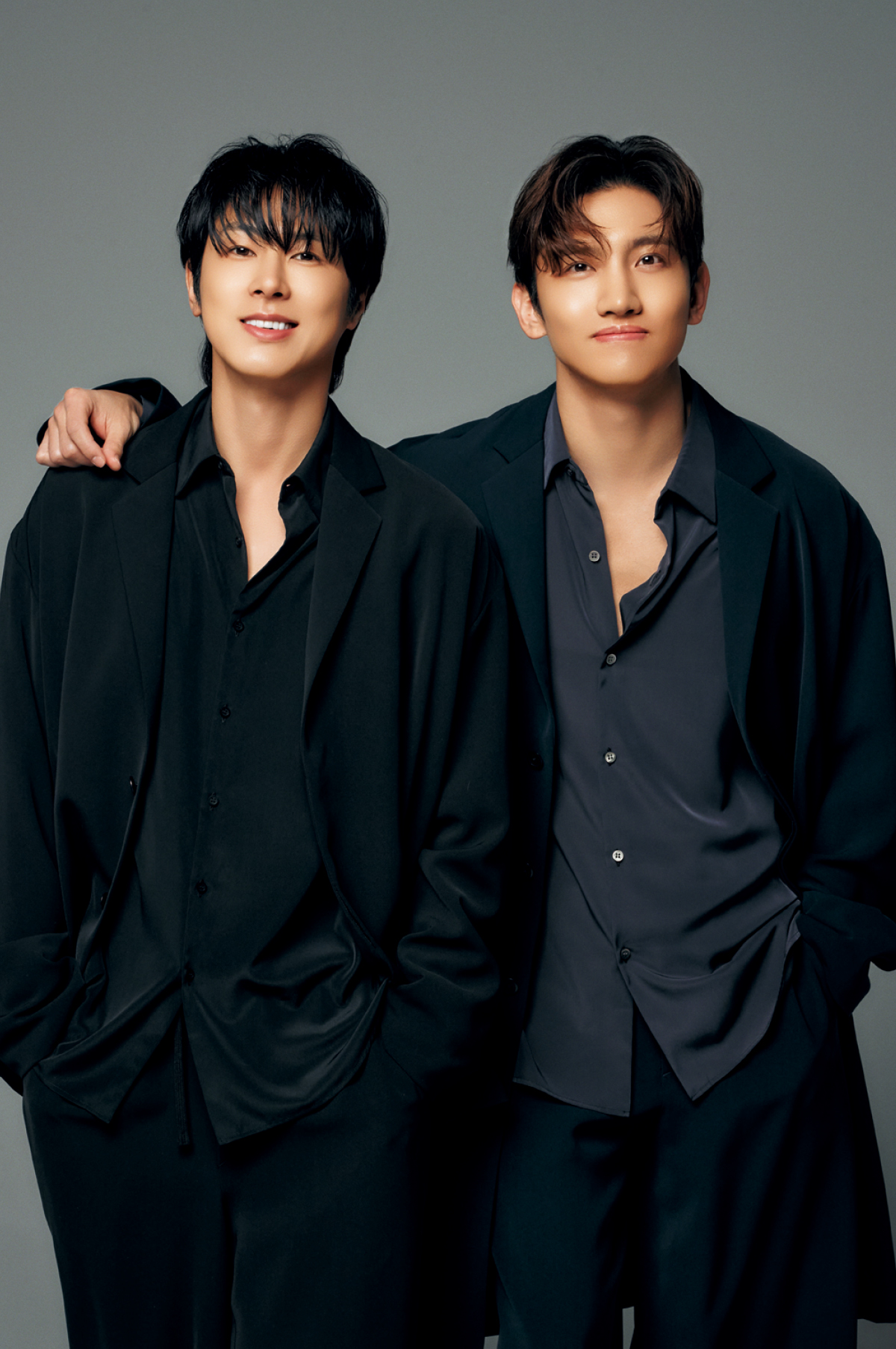 世界を魅了する東方神起にインタビュー。ユンホとチャンミンが語る年齢への向き合い方も