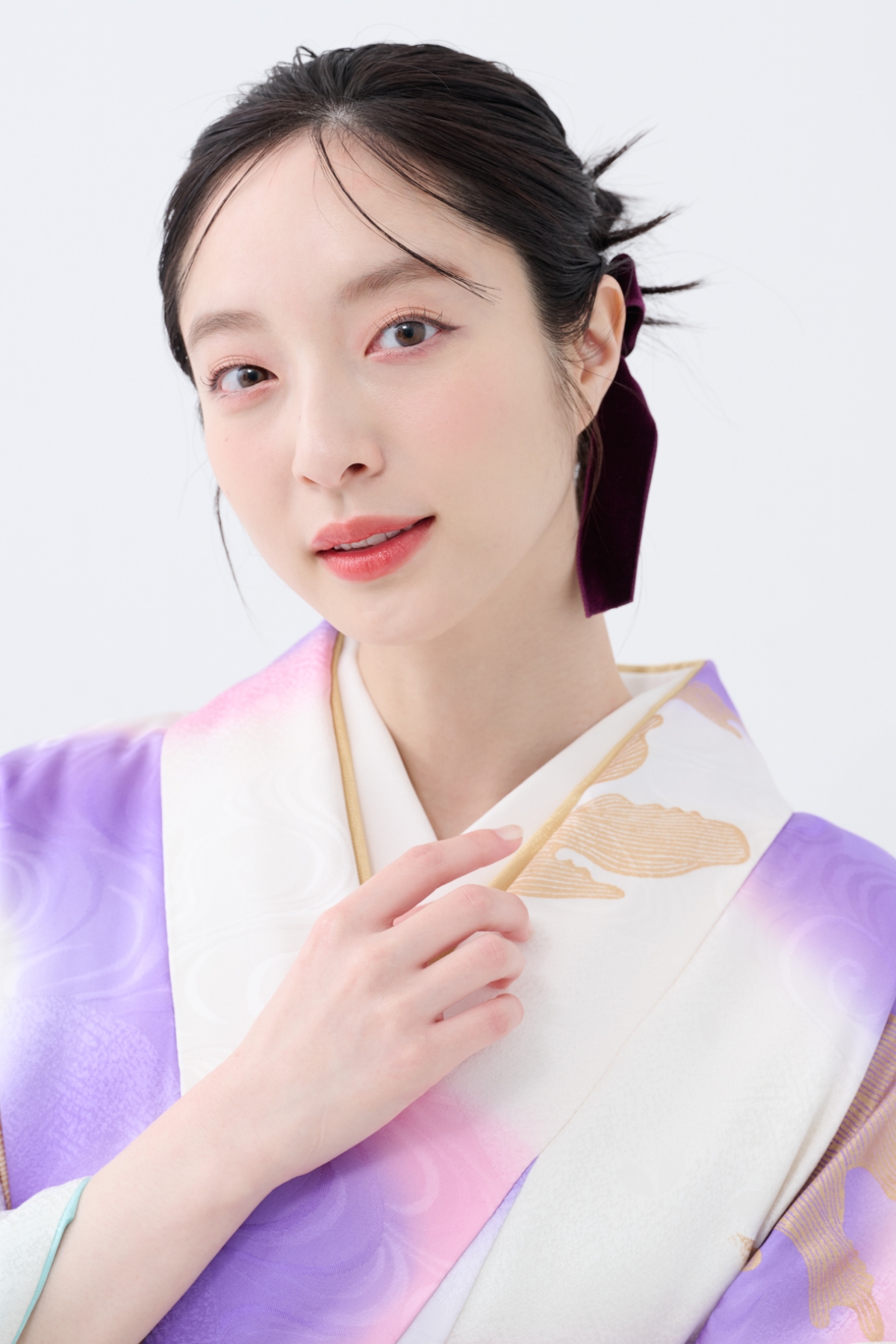 【卒業式袴ヘアアレンジ・ミディアム➁】ツンツン毛束感が可愛い♡ 韓国っぽカチモリヘア