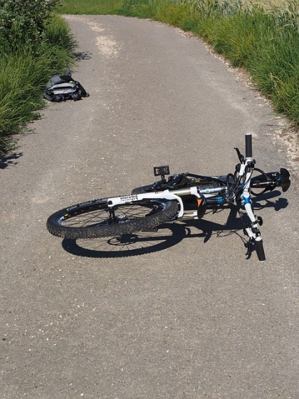 スポーツ 自転車 物損 修理 買い替え