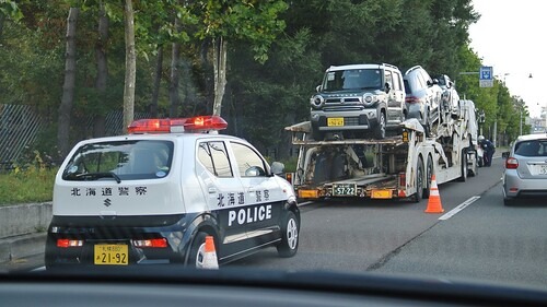 複数の車が関係した玉突き事故