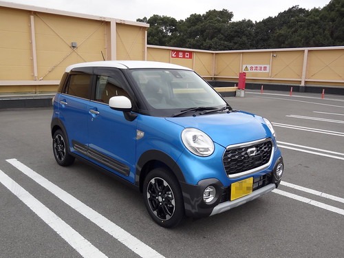 駐車場にとまった車