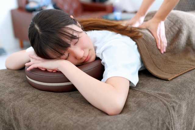 マッサージを受けている様子