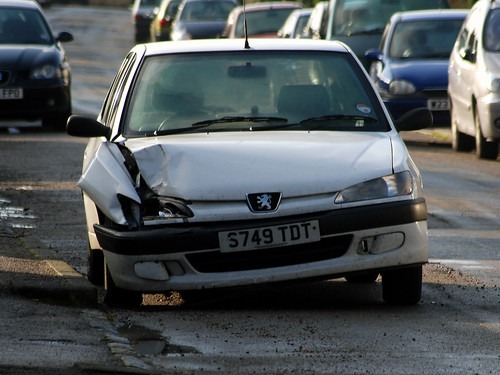 もらい事故で損傷した車両