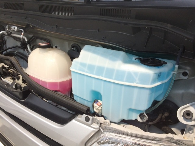 リザーバータンクが入ったエンジン内部