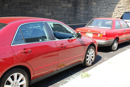 事故で破損した車